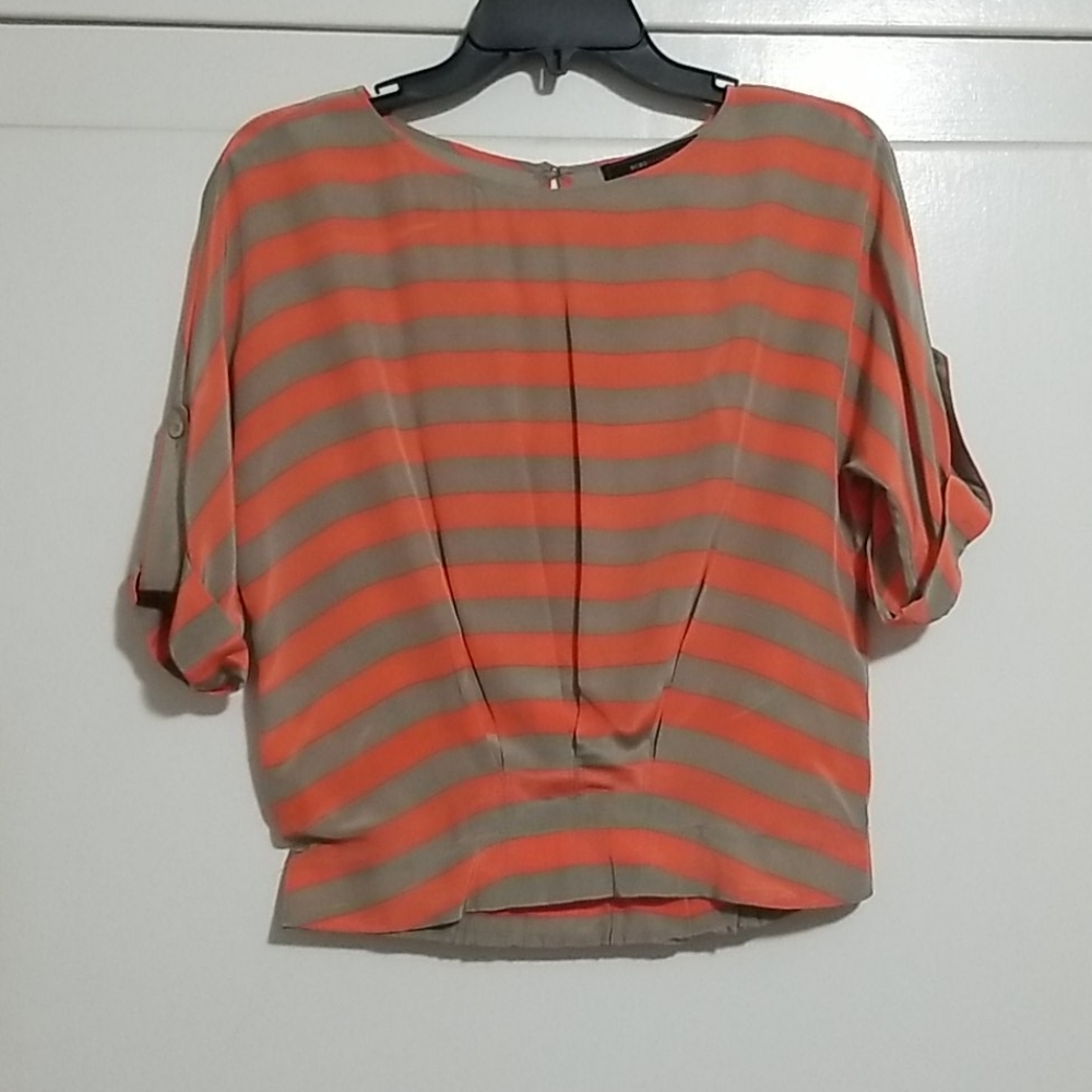 BCBG coral and gray cropped blouse